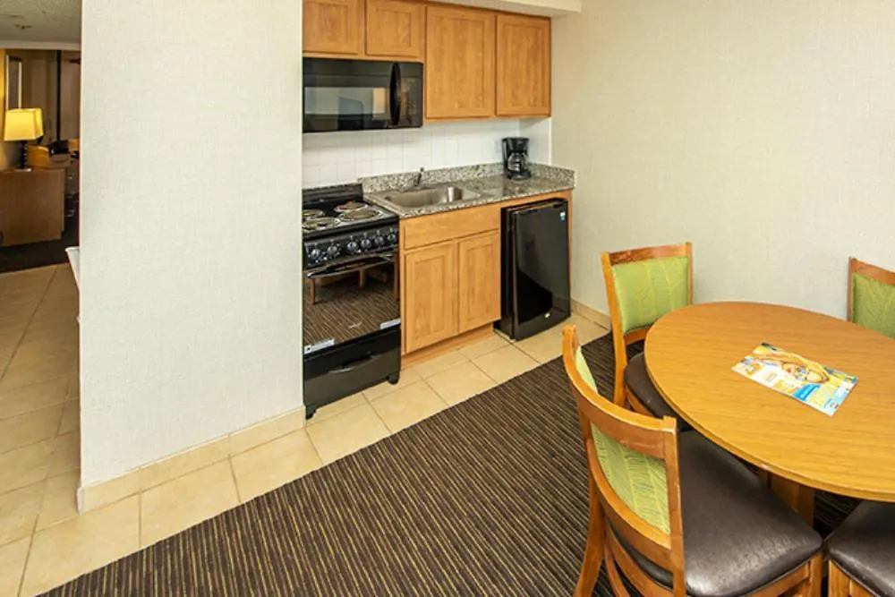 Hotel Barclay Towers King Suites Virginia Beach